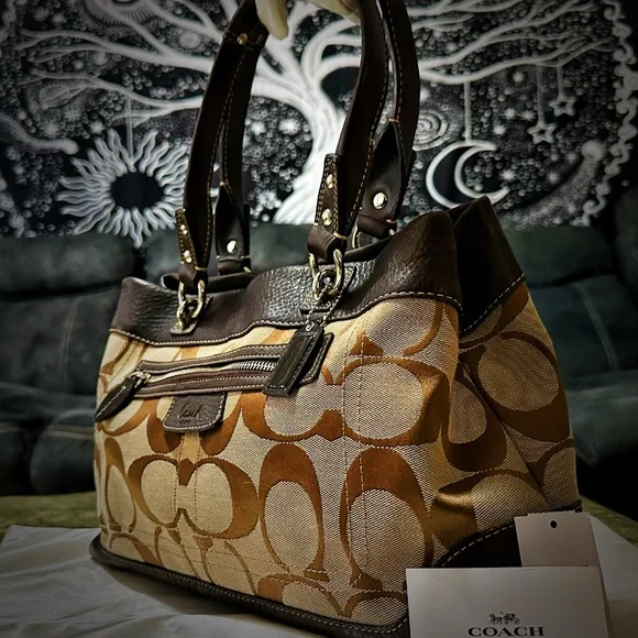 Vintage Y2K Coach tote bag Shoulder Bag Brown and Tan soft leather - Picture 10 of 17